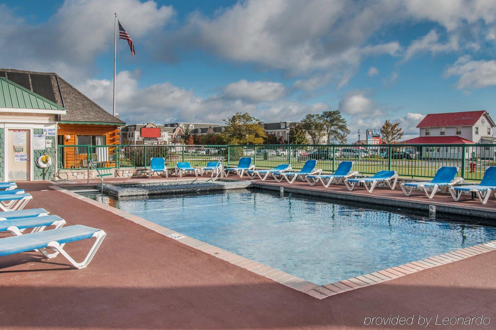 Econo Lodge Bayview Mackinaw City Exterior foto